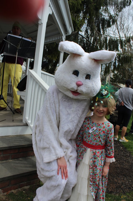 Easter bunny Lucy Guarnaschelli with Tonja Witte.
